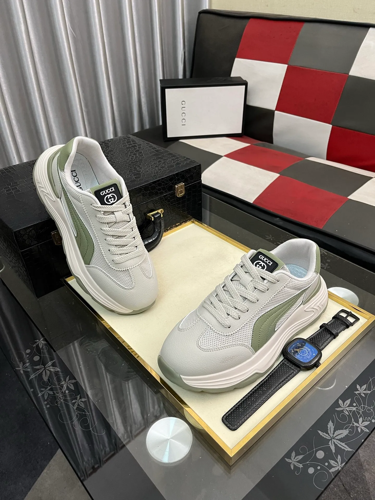 Men's Men's Shoes 💰458⌚️⌚️【GUCCI】Gucci men's latest white shoe series casual shoes! The official website is built 1:1. Upper: Made of imported cowhide, with electric embroidery ➕Inner lining: Made of high-quality first-layer pigskin, soft and comfortable. Picky material selection and exquisite workmanship give you the best enjoyment. Size: 38-443️⃣Colors available